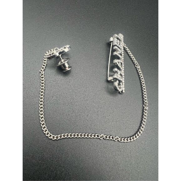 CLOSET CLEAR-OUT: PRICE DROP⚡ chanel
Silver tone brooch pin c c - Picture 10 of 11